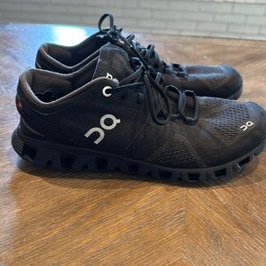 Women’s On Cloud tennis shoe